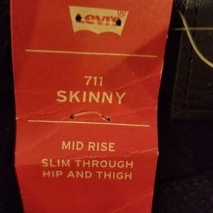 🌼SOLD🌼 Brand new with tags Levi 711